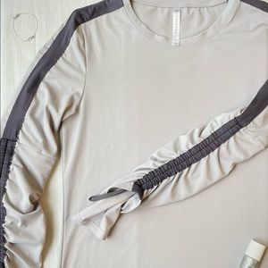 Fabletics Cashel Adjustable Long-sleeved work out top